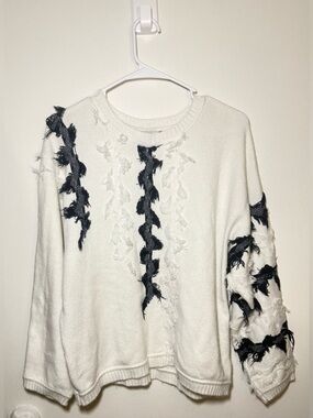 Maude Vivante Women's White/Black Knit Crewneck Fringe Pullover Sweater Size M